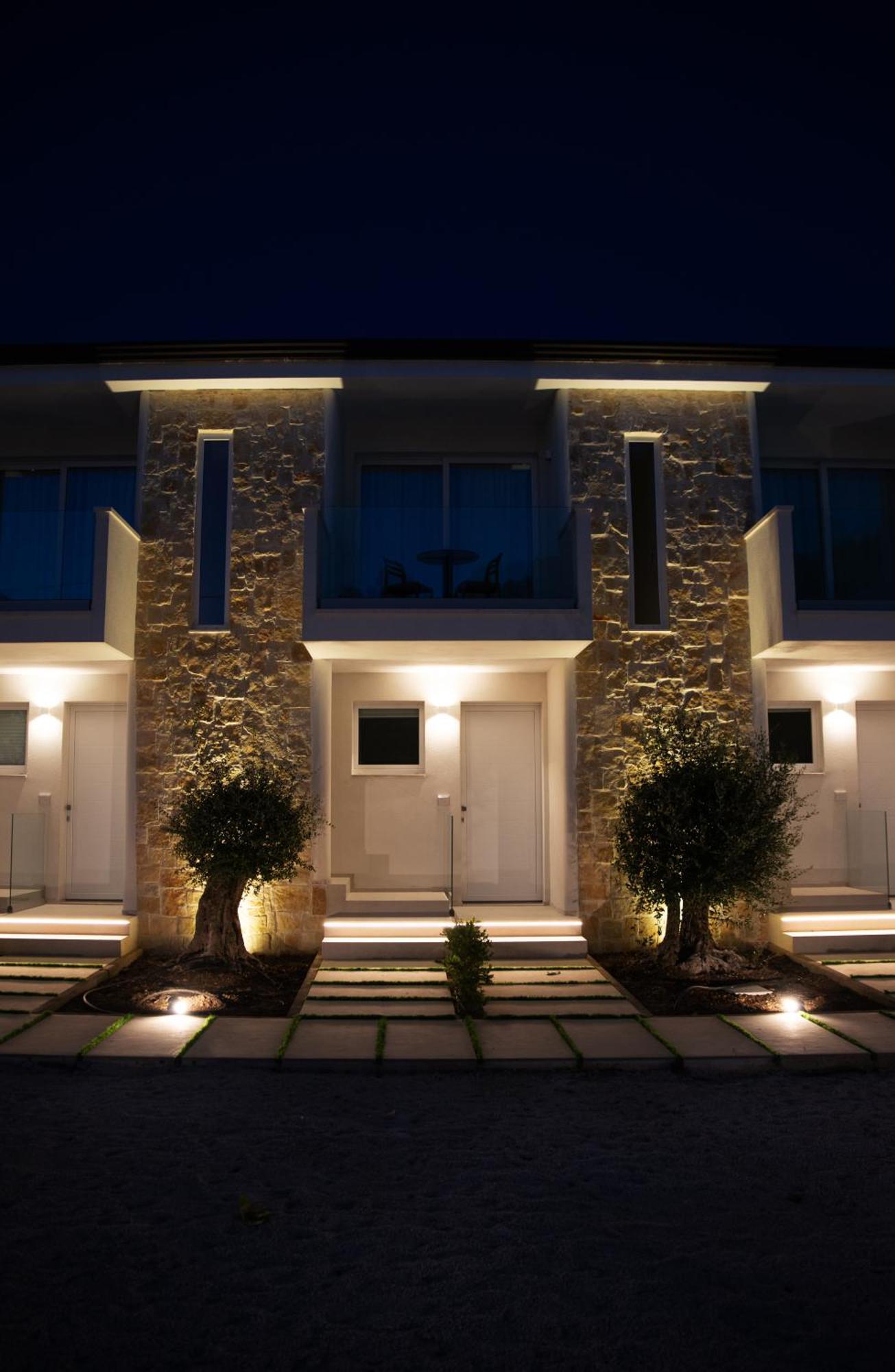 Montedarena Hotel Pulsano Exterior photo